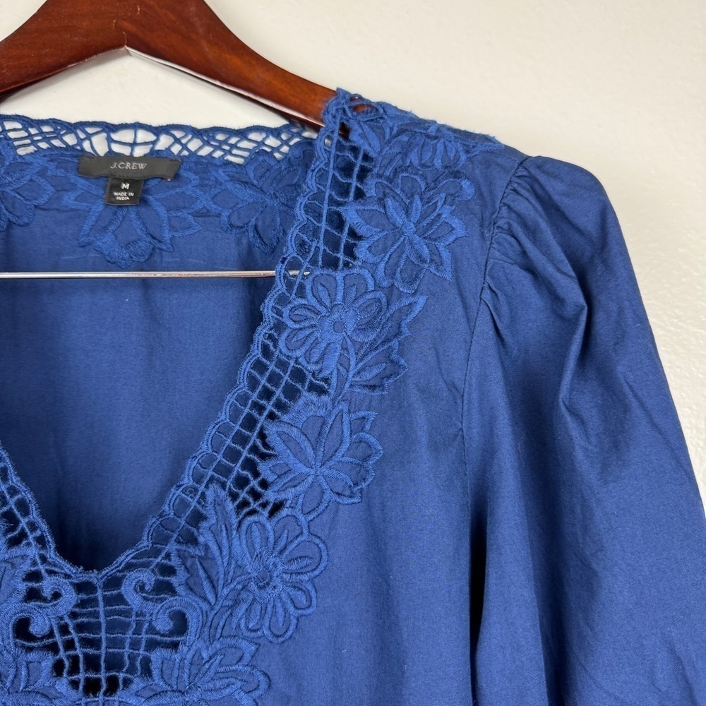 J. Crew V-Neck Eyelet Trim Cotton Long Sleeve Top Navy Size M - Picture 3 of 5